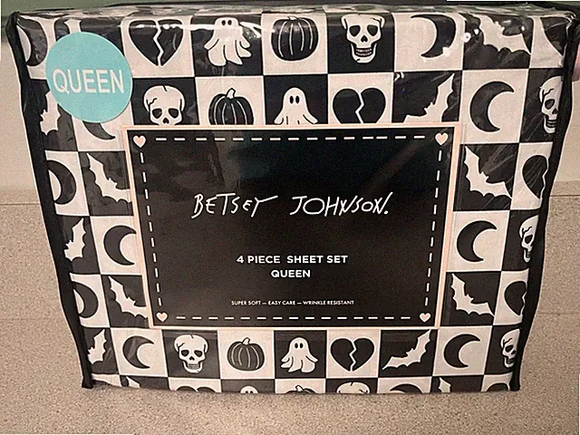 BETSEY JOHNSON 4Pc QUEEN HALLOWEEN Sheet Set Blk/Wht Bat Ghost Pumpkin Skull NWT