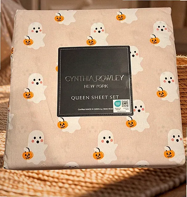 Cynthia Rowley Queen Sheet Set - Cream with Ghost Design