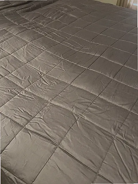GHOSTBED Calming & Cooling Weighted Blanket-EXCELLENT CONDITION 60x80- 15lbs